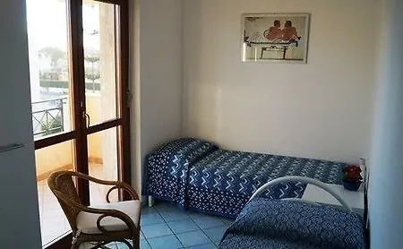 弗劳拉公寓式酒店