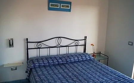 Flora Aparthotel 4*