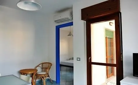 Aparthotel Flora 4*