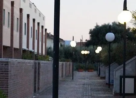 Flora Aparthotel