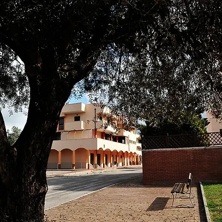 Flora 4* Πέστουμ