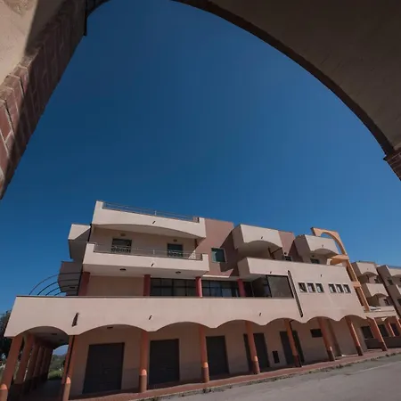 Flora 4* Πέστουμ