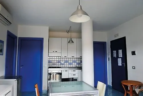 Flora Aparthotel